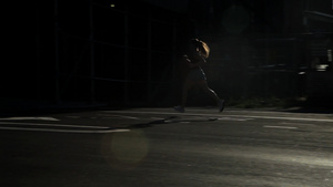 女人在路上奔跑6秒视频