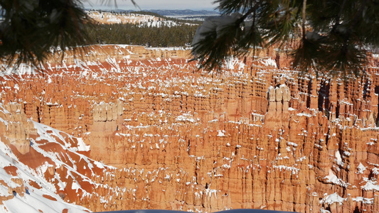 冬天的布莱斯峡谷美国犹他州的雪圆形剧场中的不祥之物视频