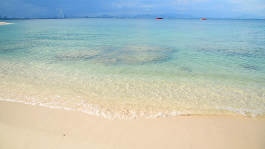  海南三亚蜈支洲岛的清澈海水4K视频