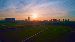 4K唯美航拍杭州城市公园朝霞风光30秒视频