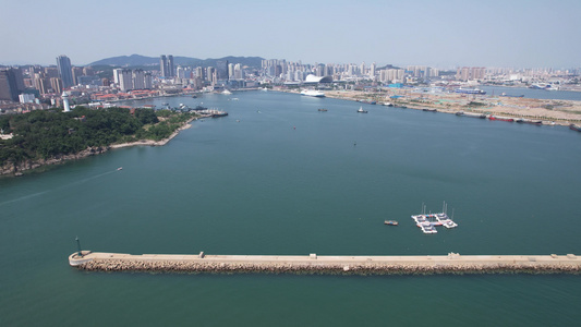 大海海洋沙滩风景航拍视频