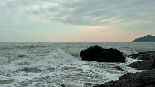 海浪与礁石4K高清视频视频