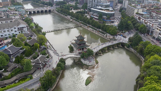 航拍贵阳城市地标甲秀楼视频