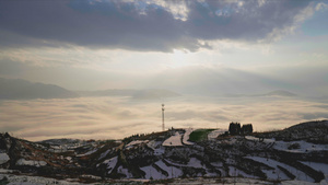 高山雪景村落云海绝美日落28秒视频