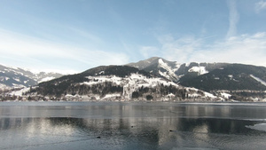 阿尔卑斯山的湖泊12秒视频
