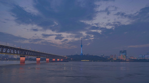 日转夜延时摄影晚霞火烧云天空4k素材长江第一桥武汉长江大桥夜景48秒视频