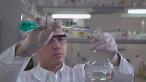 实验室化验室技术员或医生肖像14秒视频