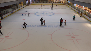 购物中心冰雪俱乐部4k体育素材48秒视频