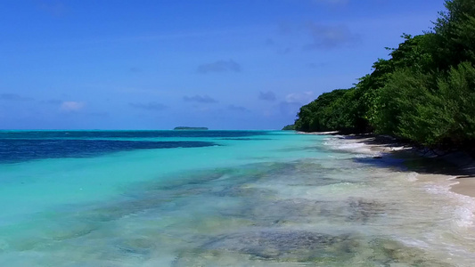 紧贴热带环礁湖海滩假日的景象蓝海以近波边有白色沙沙视频