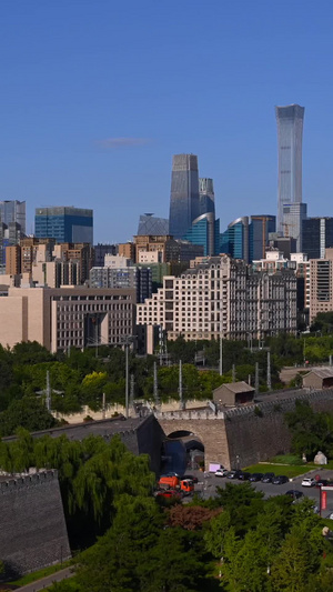 北京CBD与角楼城墙延时房地产13秒视频