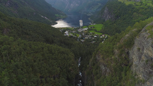 盖朗厄尔峡湾和绿山24秒视频