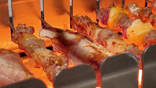 大排档烤肉烤串烧烤解馋美食电烤串视频