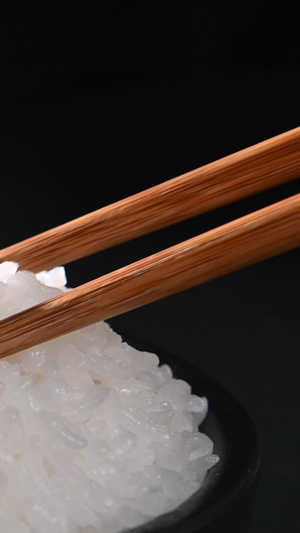 筷子夹饭世界粮食日3秒视频