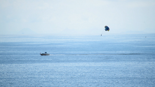4K海上降落伞[伞绳]视频