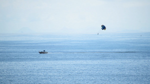 4K海上降落伞21秒视频