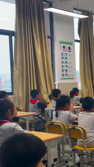 实拍小学课堂九年义务教育30秒视频