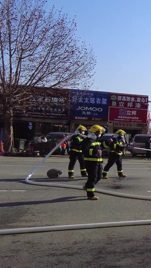 城市消防员消防车消防安全素材【该视频无肖像权，请勿商用】消防战士纪念日42秒视频