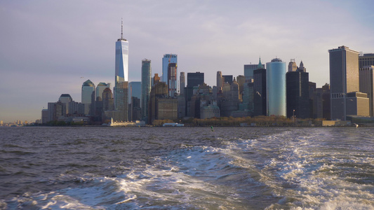 纽约摄像头向上倾斜了在城市中摄影机向上倾斜视频