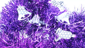美丽的紫罗兰装饰彩带用于庆祝11秒视频