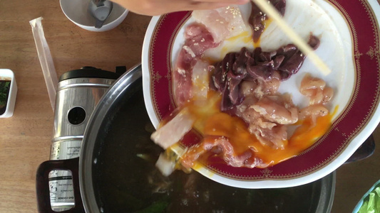 自制烹饪热锅苏kiyaki视频