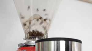 手冲咖啡磨咖啡豆24秒视频