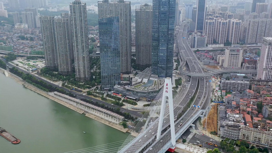 航拍武汉月湖桥和城市交通延时视频