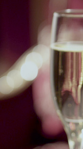 香槟酒  实拍水晶灯与香槟视频