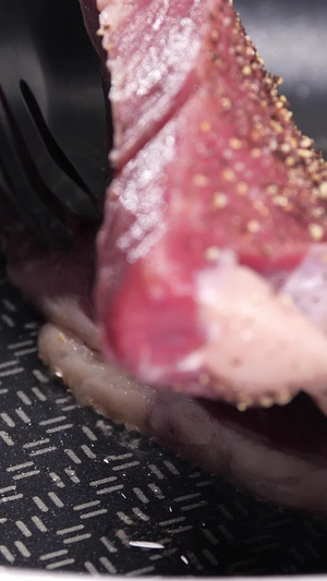 升格煎牛排煎牛肉75秒视频