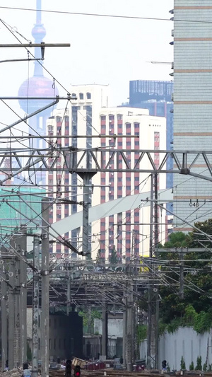 实拍上海火车站人群坐高铁57秒视频