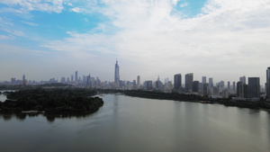 4K航拍南京玄武湖紫峰大厦32秒视频