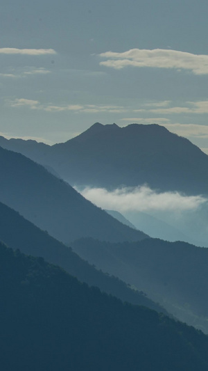 延时秦岭山自然风景云雾缭绕10秒视频