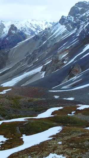 新疆独库公路雪山59秒视频