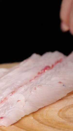 厨师剁鱼肉片鱼肉厨师刀工展示厨师多鱼肉14秒视频