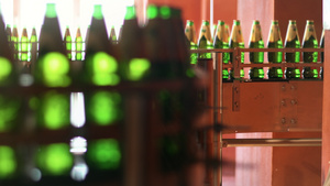 绿色玻璃瓶自动生产线24秒视频