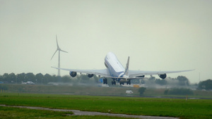 旋转747架飞机30秒视频