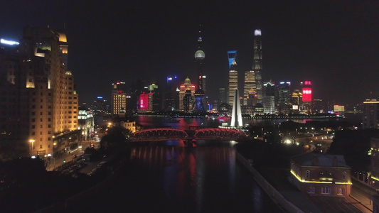 夜深时照亮的上海天际线,Lujiazui区、Huangpu河和suzhou creek.中国视频