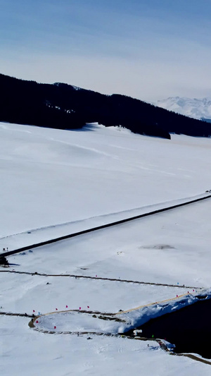 航拍雪山和湖泊旅游风景6秒视频