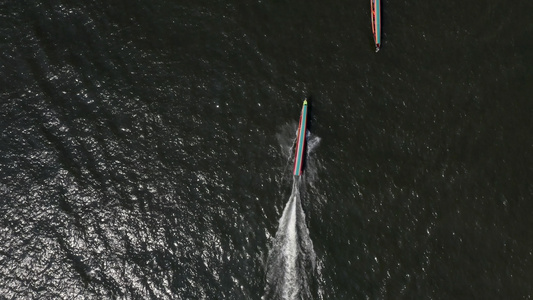 4K无人机航拍泰国曼谷湄公河上的船只视频