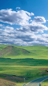 新疆自然风光公路交通蓝天白云视频