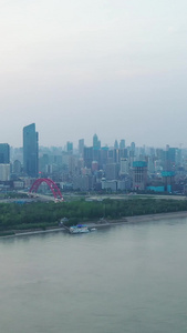 航拍风光城市武汉汉江与长江交汇处老城区汉正街城市素材城市风光视频