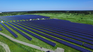 现代太阳能农场,生产清洁可再能源34秒视频