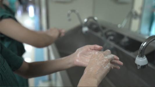 4k高清高质量医生手术前洗手二视频