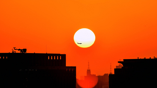飞机向太阳的时间视频
