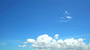 清蓝天空背景有白云移动38秒视频