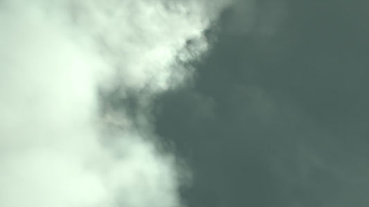 在云中飞翔视频