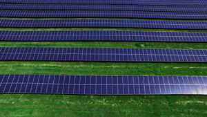 能源农场无人驾驶飞机观测的太阳能电池14秒视频