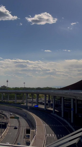 实拍落地首都国际机场T3蓝天白云视频