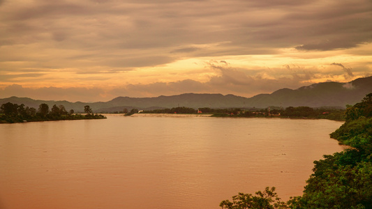 泰国的清盛小城河流日落视频