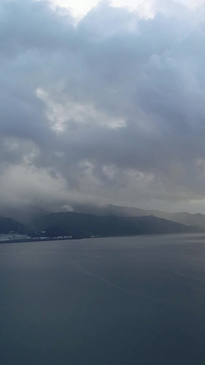 清晨海面上的积雨云深圳杨梅坑16秒视频