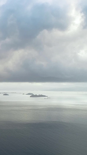 清晨海面上的积雨云深圳杨梅坑16秒视频